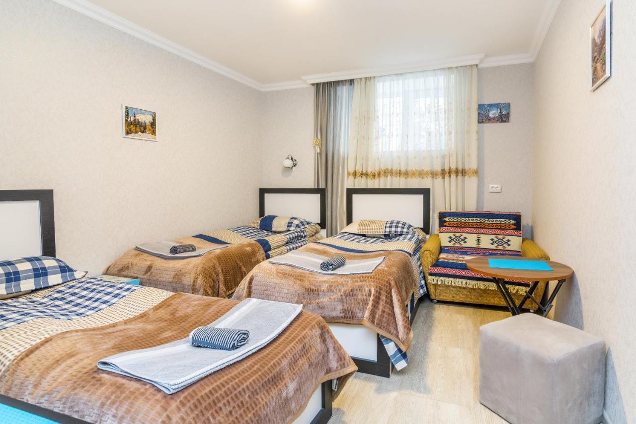 Guest House Poligloti 泰拉维 外观 照片